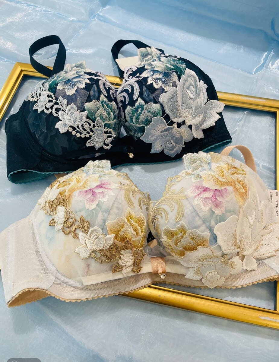 シュシュミネットよりサルート新作のご案内