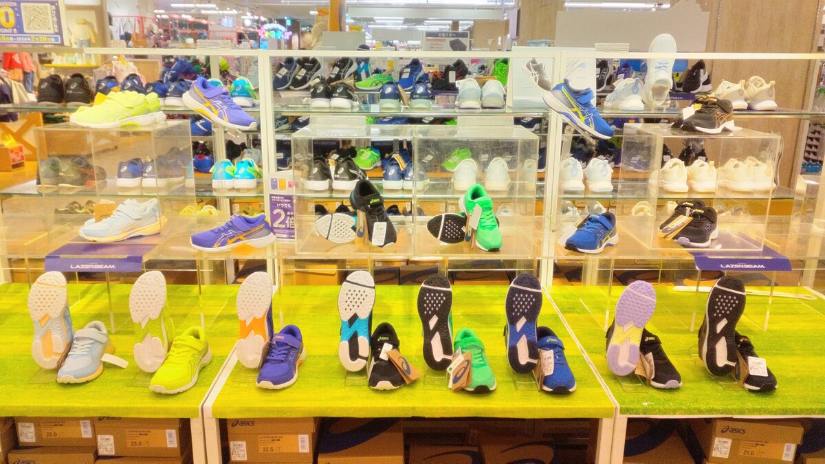 子どもスニーカー新作入荷中！